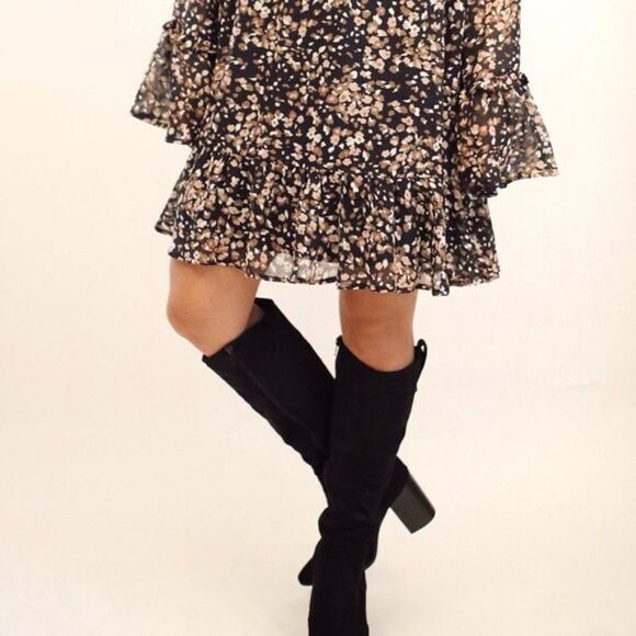✨Vici Floral Ruffle Bell-Sleeve Dress✨ - Picture 6 of 8